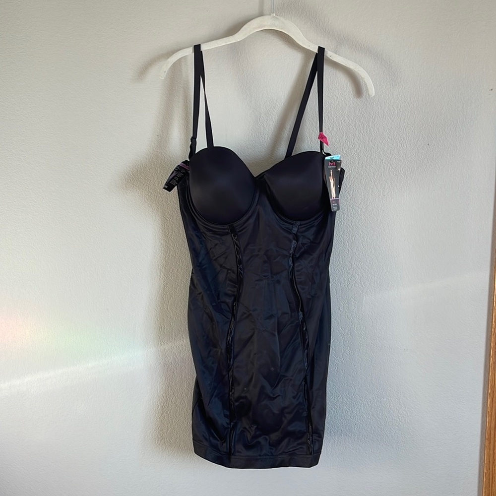 NWT Maidenform Shapeware Slip